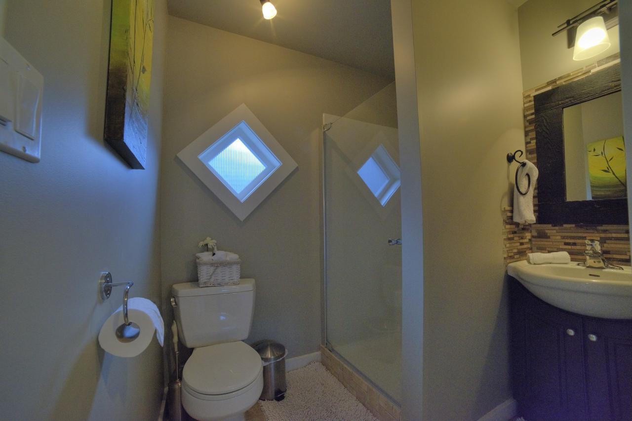 Shawnigan Suite B & B Shawnigan Lake エクステリア 写真